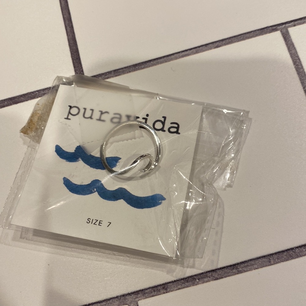 Pure Vida wave ring - Picture 2 of 2